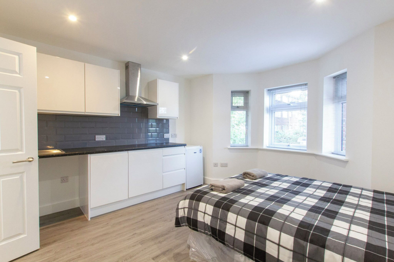 Room 3, Bridge Road - Room 2b, Southampton