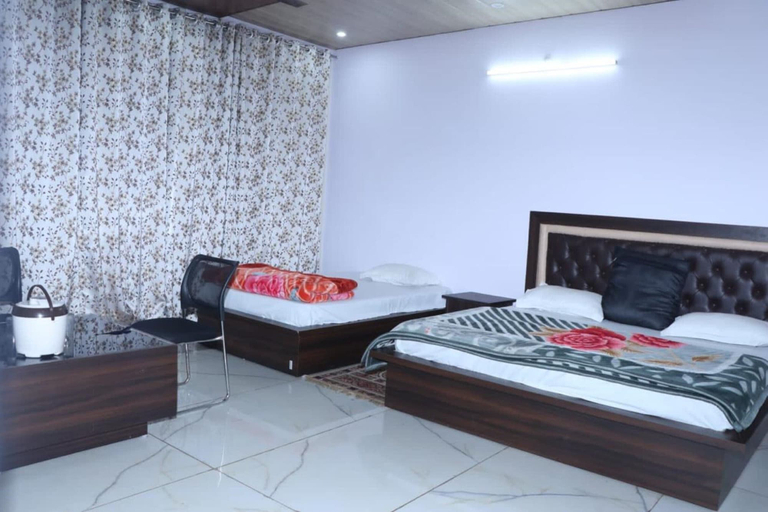 Others 5, New Shri Anand Best Hotel Berinag, Pithoragarh