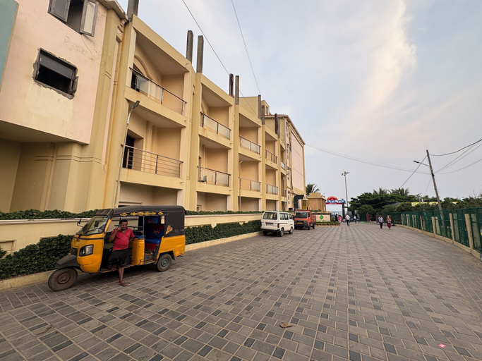 Exterior & Views 2, Hotel Golden Palace Puri, Puri