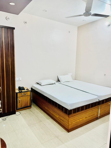 Room 4, Krishna guest house, Gorakhpur