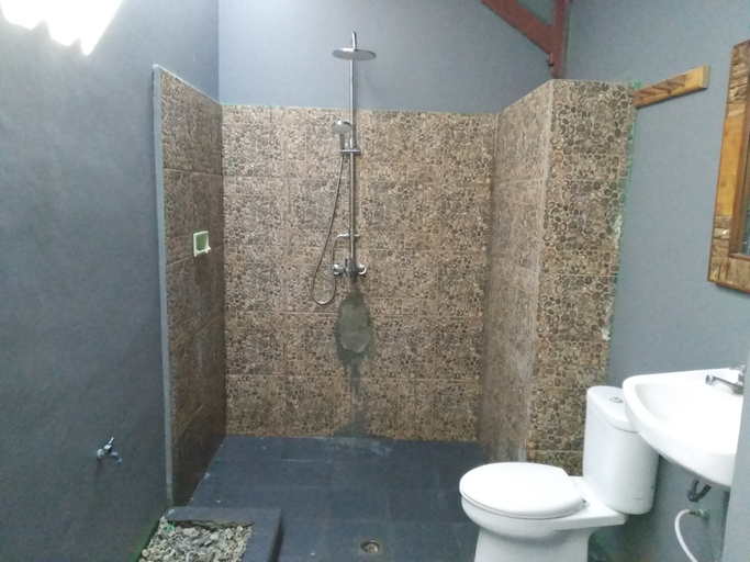 Bathroom 4, GGUESTHOUSE, Lombok