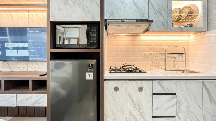 Private kitchen 4, Earth Tone Studio Apartment At Transpark Bintaro, Tangerang Selatan