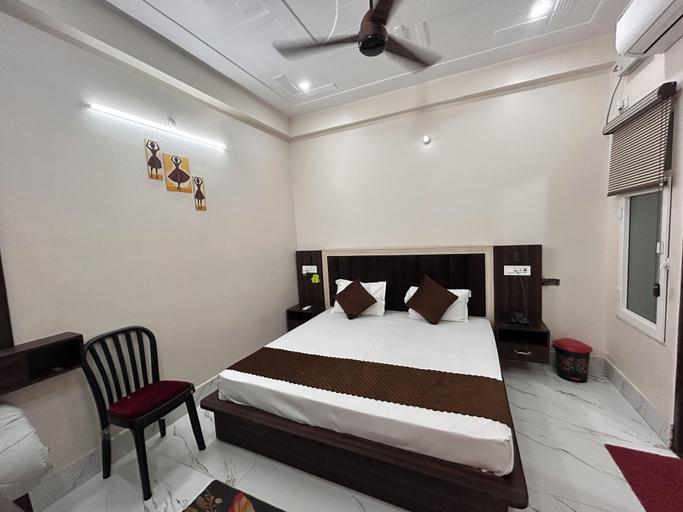 Room 5, Swimming Pool Hotel G resort Near temple, Puri