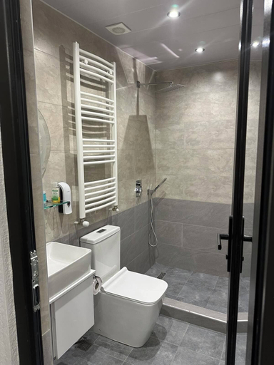 Bathroom 3, hotel Labyrinth, Mtskheta