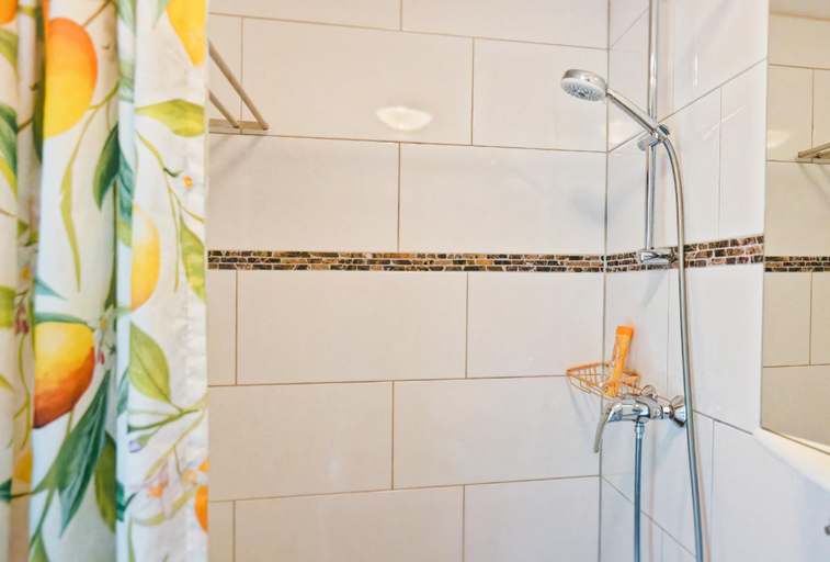 Bathroom 3, Shining apartment in Bamberg, Bamberg