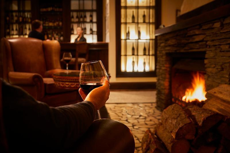 Food & Drinks 5, Nugget Point Hotel, Queenstown-Lakes