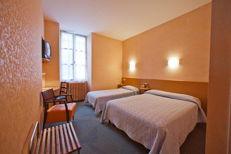Bedroom 2, Logis Hotel de France, Pyrénées-Atlantiques