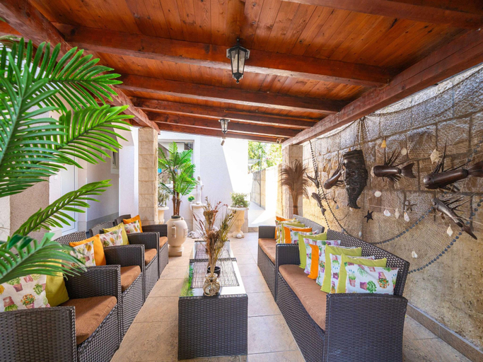 Food & Drinks 5, Apartments Aura - Comfort Studio Apartment 2 with shared swimming pool, Dubrovnik