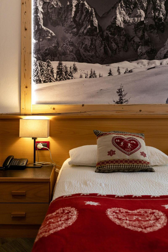 Bedroom 3, Hotel Isolabella Wellness, Trento