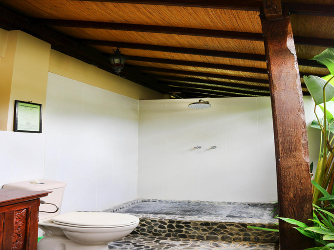 Bathroom 3, 2bedroom Beachfront at Lovina Beachhouse Villas, Buleleng