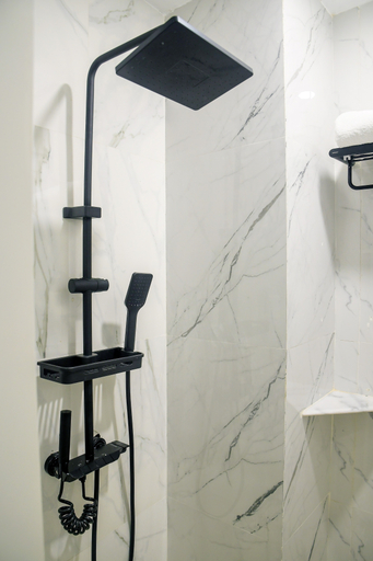 Bathroom 4, Swiss-Belexpress Palu, Palu