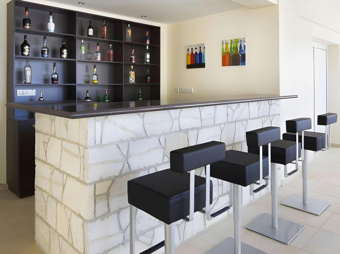 Food & Drinks 5, Club St. George