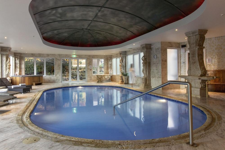 Sport & Beauty 2, Nugget Point Hotel, Queenstown-Lakes