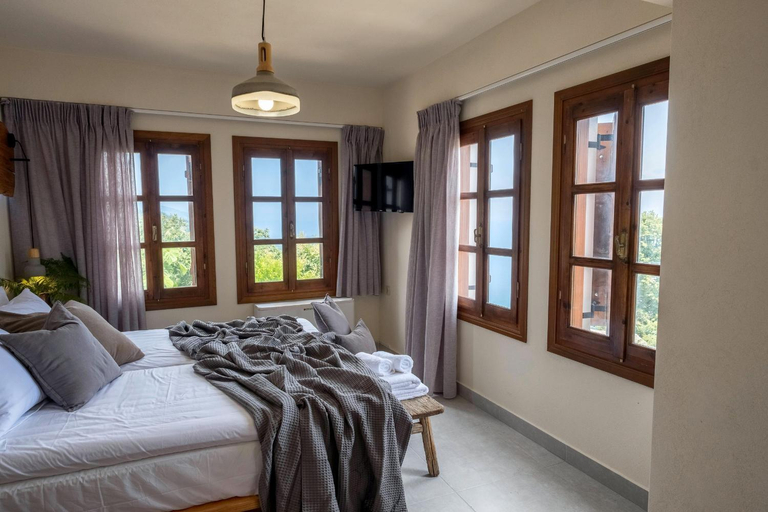 Bedroom 3, Adama, Thessaly