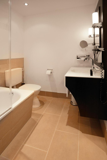 Bathroom 5, Hotels & Preference Hualing Tbilisi, Tbilisi