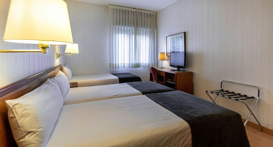 Bedroom 3, Hotel Ultonia, Girona