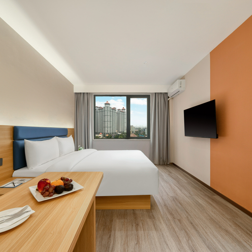 Model J Hotel Jakarta Central Park Room Type - Deluxe Serenity