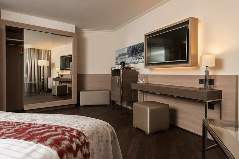 Bedroom 3, RADISSON BLU BADISCHER HOF HOTEL, Baden-Baden