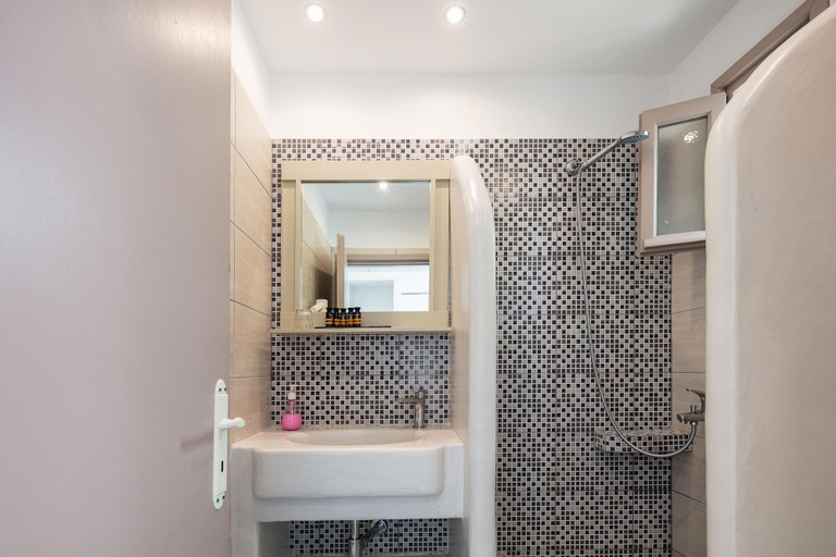 Bathroom 5, Kavuras Village, South Aegean
