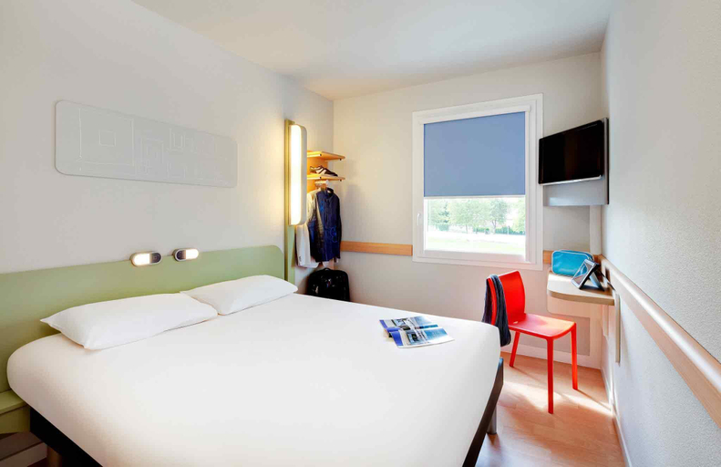 Bedroom 3, ibis budget Saint Pourcain, Allier