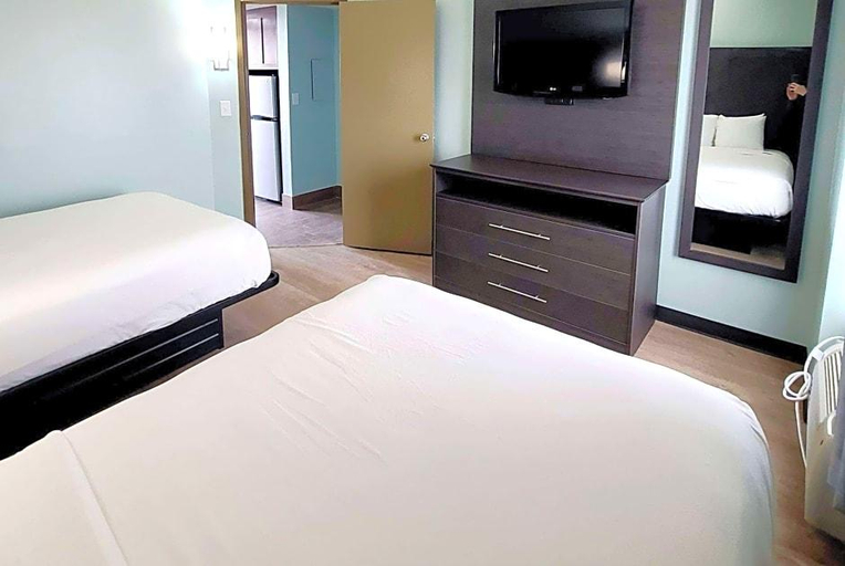 Bedroom 2, Ocean Reef Suites, Dare