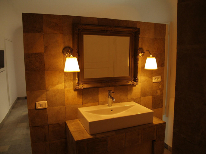 Bathroom 4, Dar Fatma, Carthage
