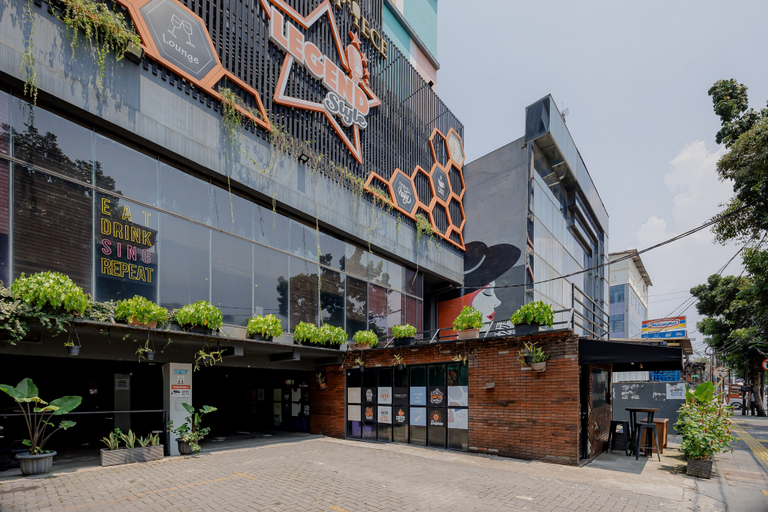 Exterior & Views 2, Sans Hotel Roxy Jakarta, Jakarta Pusat