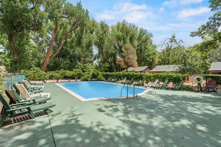 Outdoor pool 2, Timber Lodge Cabins 31, El Paso