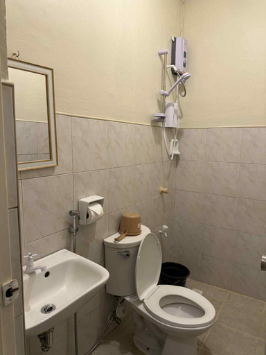 Bathroom 4, SOLA GUESTHOUSE, Dumaguete City