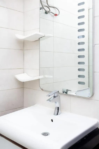 Bathroom 2, The Point Hotel & Suites, Jos North