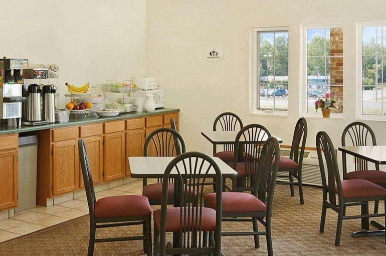 Food & Drinks 5, Wamego Inn And Suites, Pottawatomie