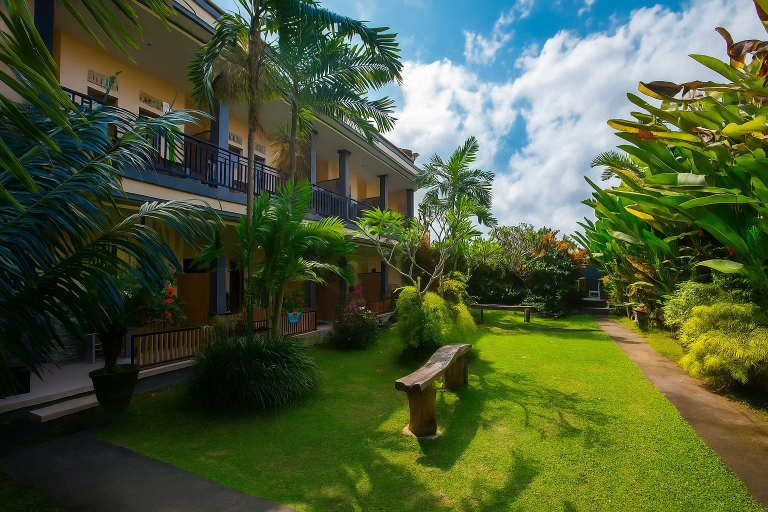 Exterior & Views