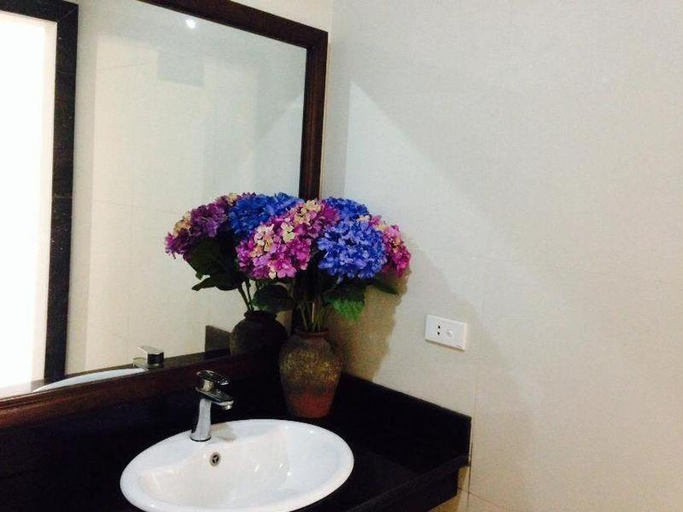 Bathroom 3, The Grand Hotel, Từ Sơn