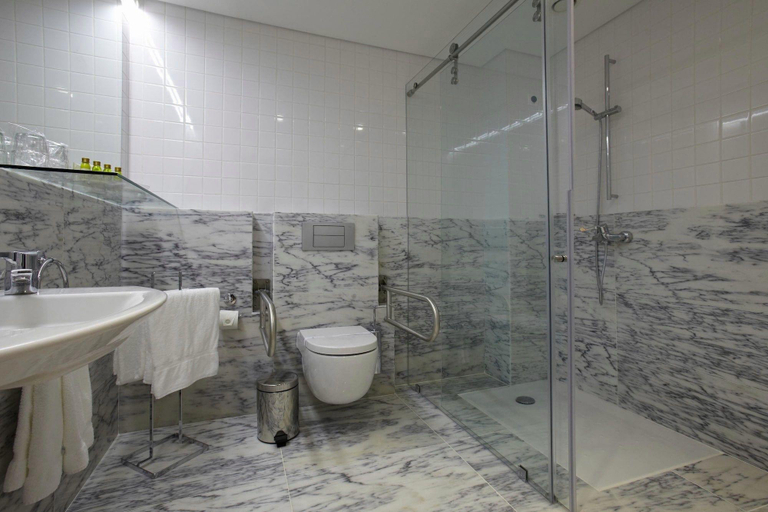 Bathroom 4, Hotel Santa Maria, Ourém