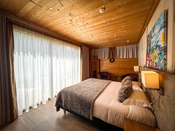Bedroom 3, Chalet Hôtel La Chemenaz, Hotel Chalet de Tradition, Haute-Savoie
