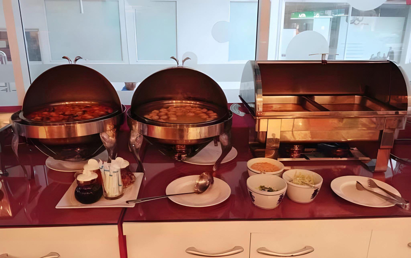 Food & Drinks 4, V Verve Service Apartment Hotel, Muang Chachoengsao