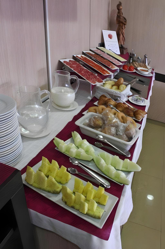 Food & Drinks 5, Hostal Bcn Port, Barcelona