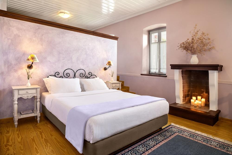 Bedroom 2, Archontiko Parnassus Dadi, Central Greece
