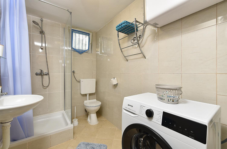 Bathroom 3, Apartment 2205, Vodnjan