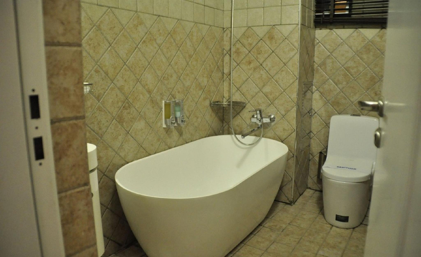Bathroom 3, Room in Apartment - Nippon Grand Hotels - 3 Bd Apartment, AbujaMun