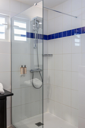 Bathroom, Amaudo, Saint-François