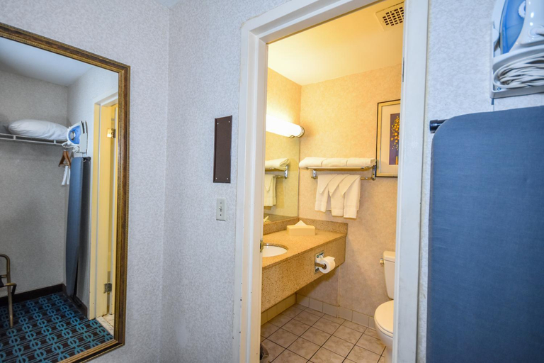 Bathroom 4, Charles River Inn, Boston