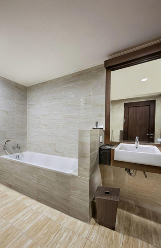 Bathroom 5, RISS HOTEL MALIOBORO, Yogyakarta