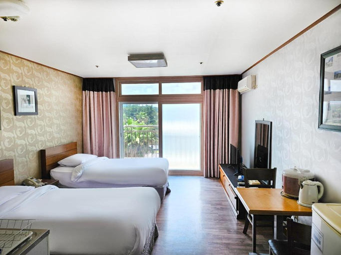 Bedroom 4, Jeju Ilsung Beach Condo, Jeju