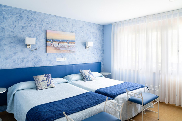 Bedroom 3, Hotel el Pinar, Asturias