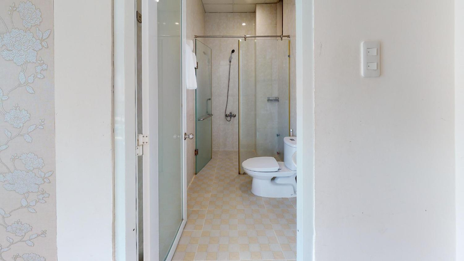Bathroom 3, Lotus Apartment Hotel, Vũng Tàu