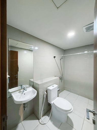 Bathroom, Springhill Terrace Residence SDW Apartement 2BR, Central Jakarta