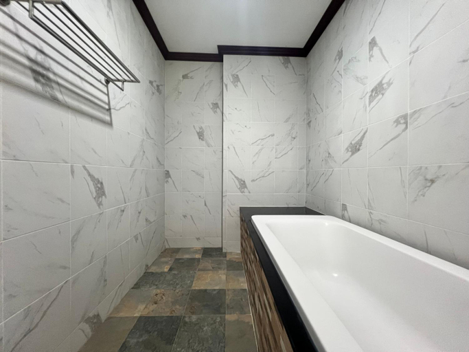 Bathroom 3, Palm Kiri Aonang Resort, Mueang Krabi