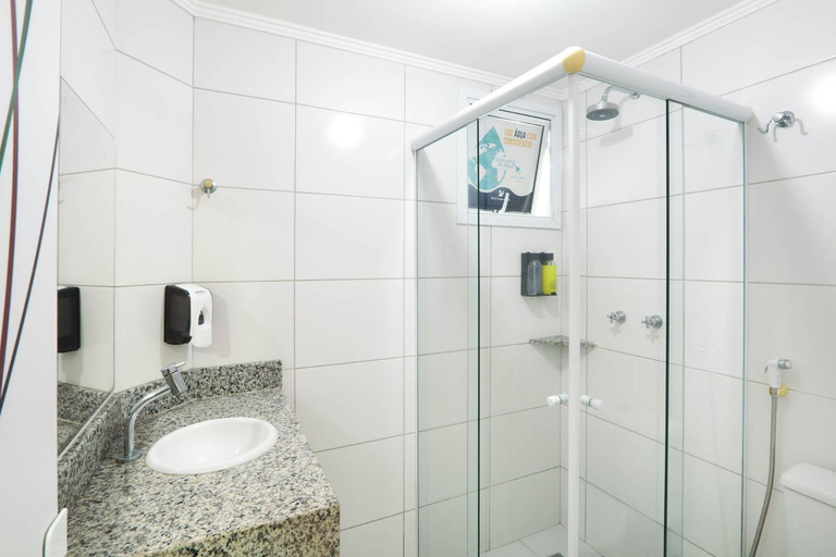 Bathroom 4, Hotel Copacabana Piracicaba, Piracicaba