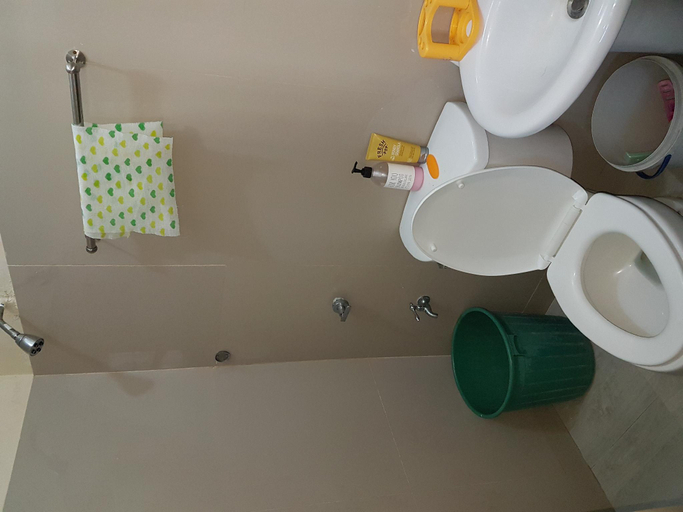 Bathroom 3, Home away from Home, Las Piñas